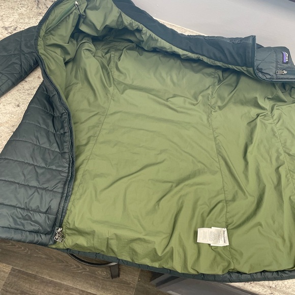 Patagonia Meduim Jacket - Picture 5 of 9